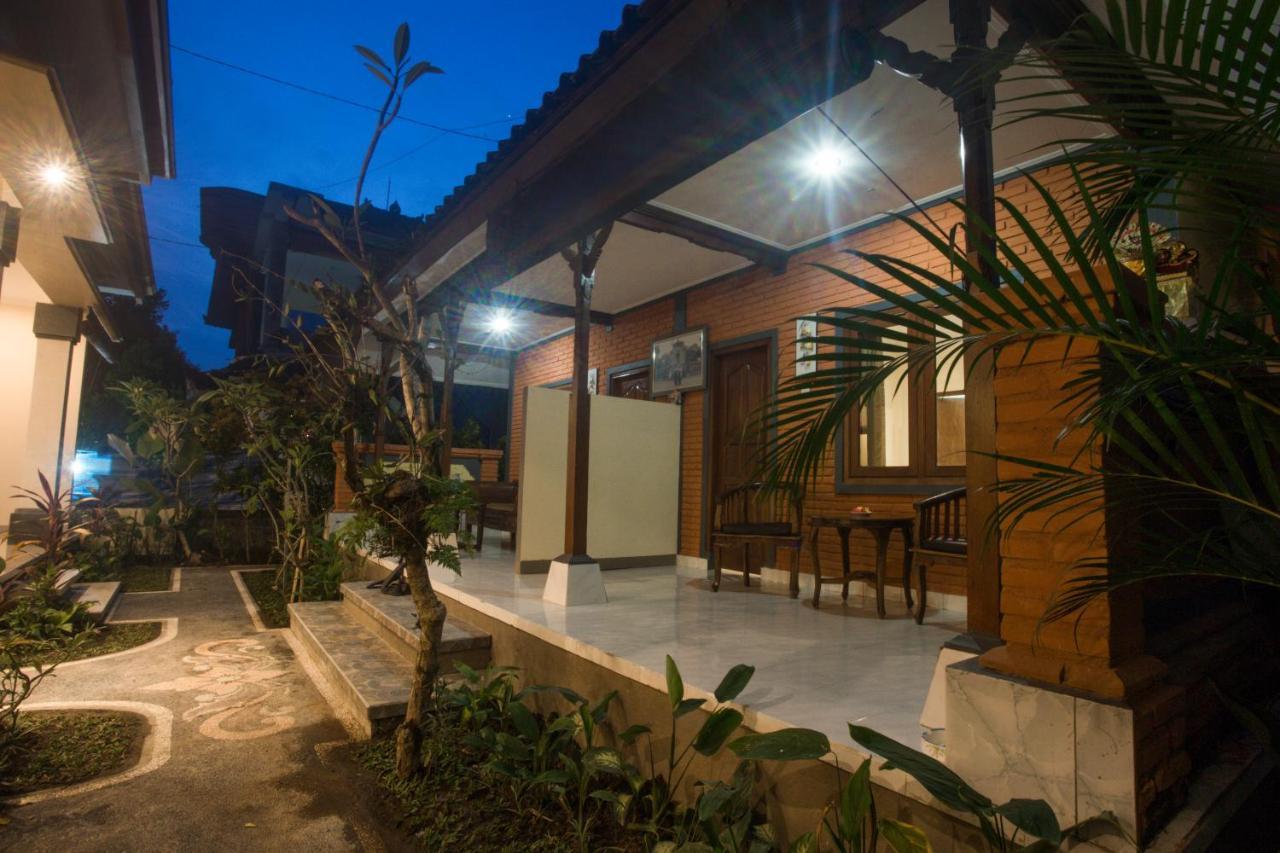 Monka House Hotel Ubud Exterior foto