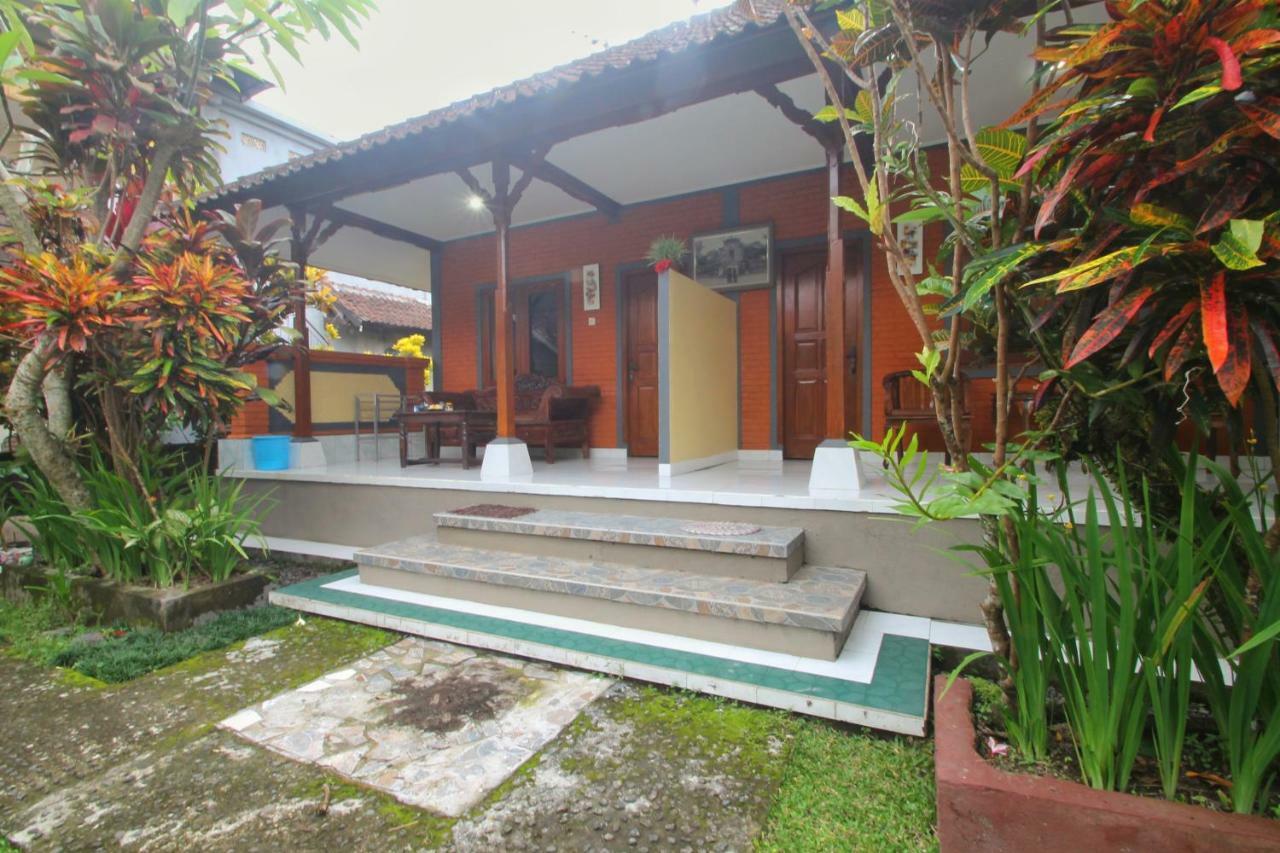 Monka House Hotel Ubud Exterior foto