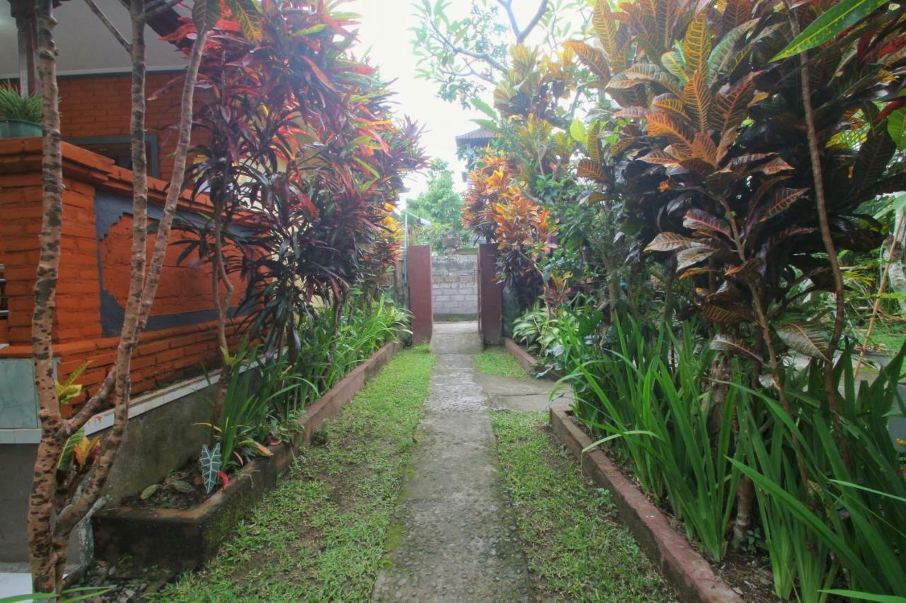 Monka House Hotel Ubud Exterior foto