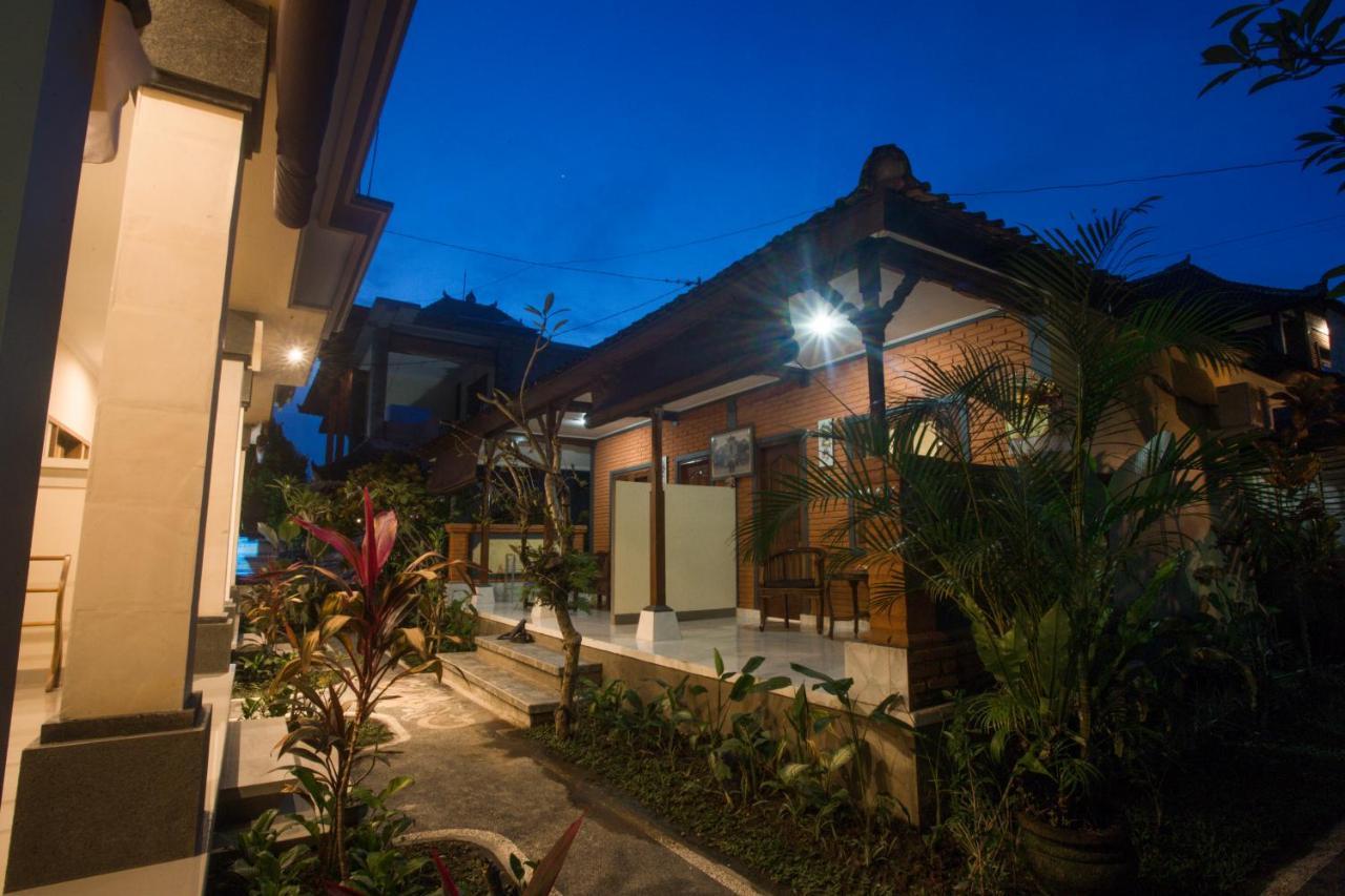 Monka House Hotel Ubud Exterior foto