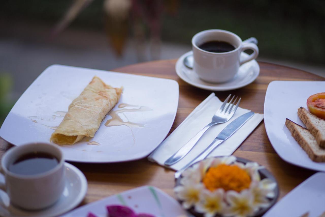 Monka House Hotel Ubud Exterior foto